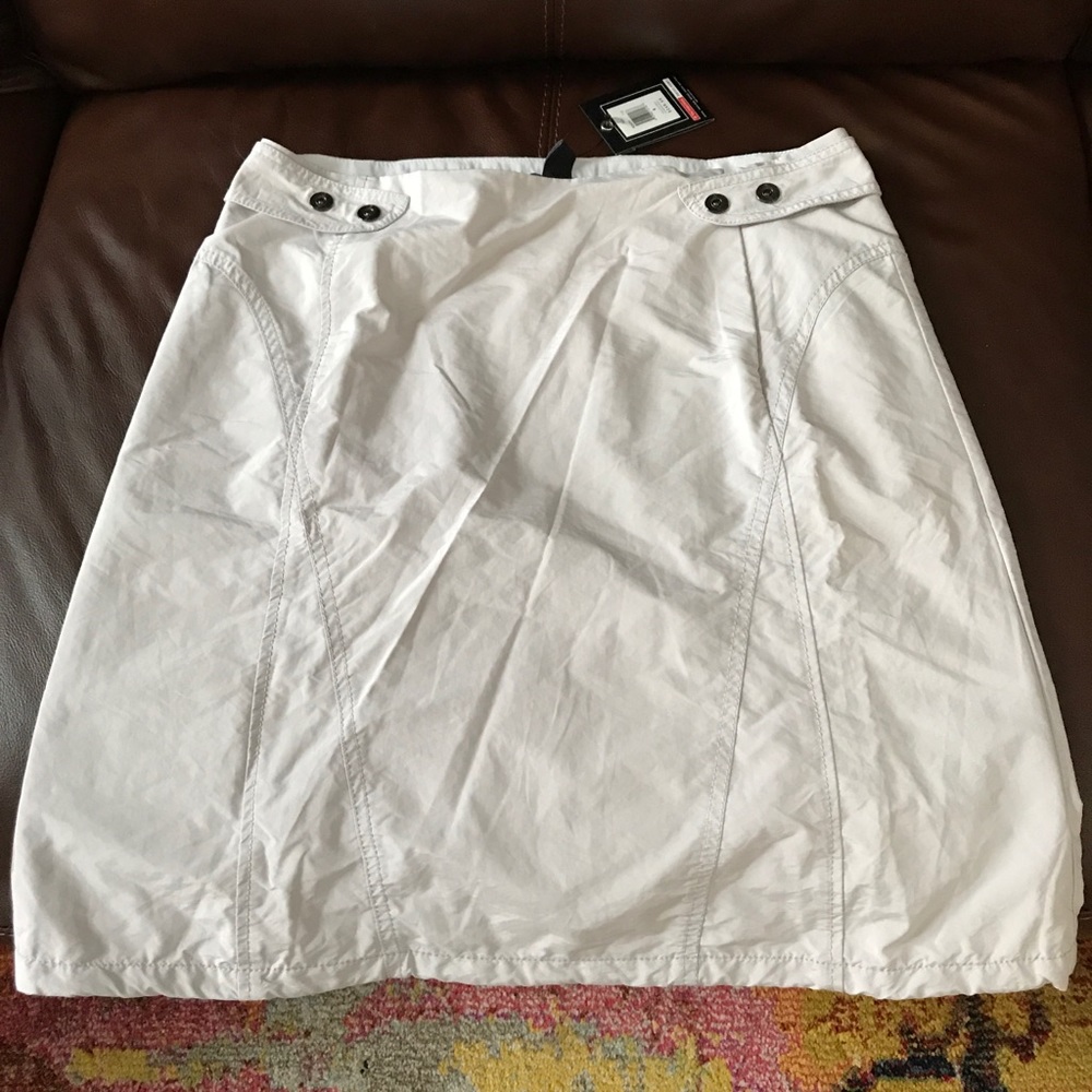 Victorinox Swiss Army Skirt Size 42/6 or M/L NEW